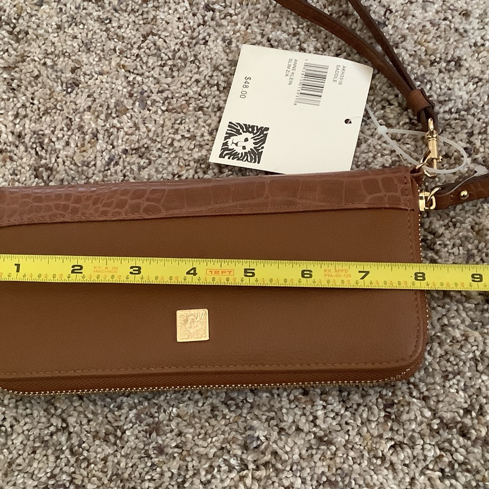 Anne Klein clutch slim z/a NWT